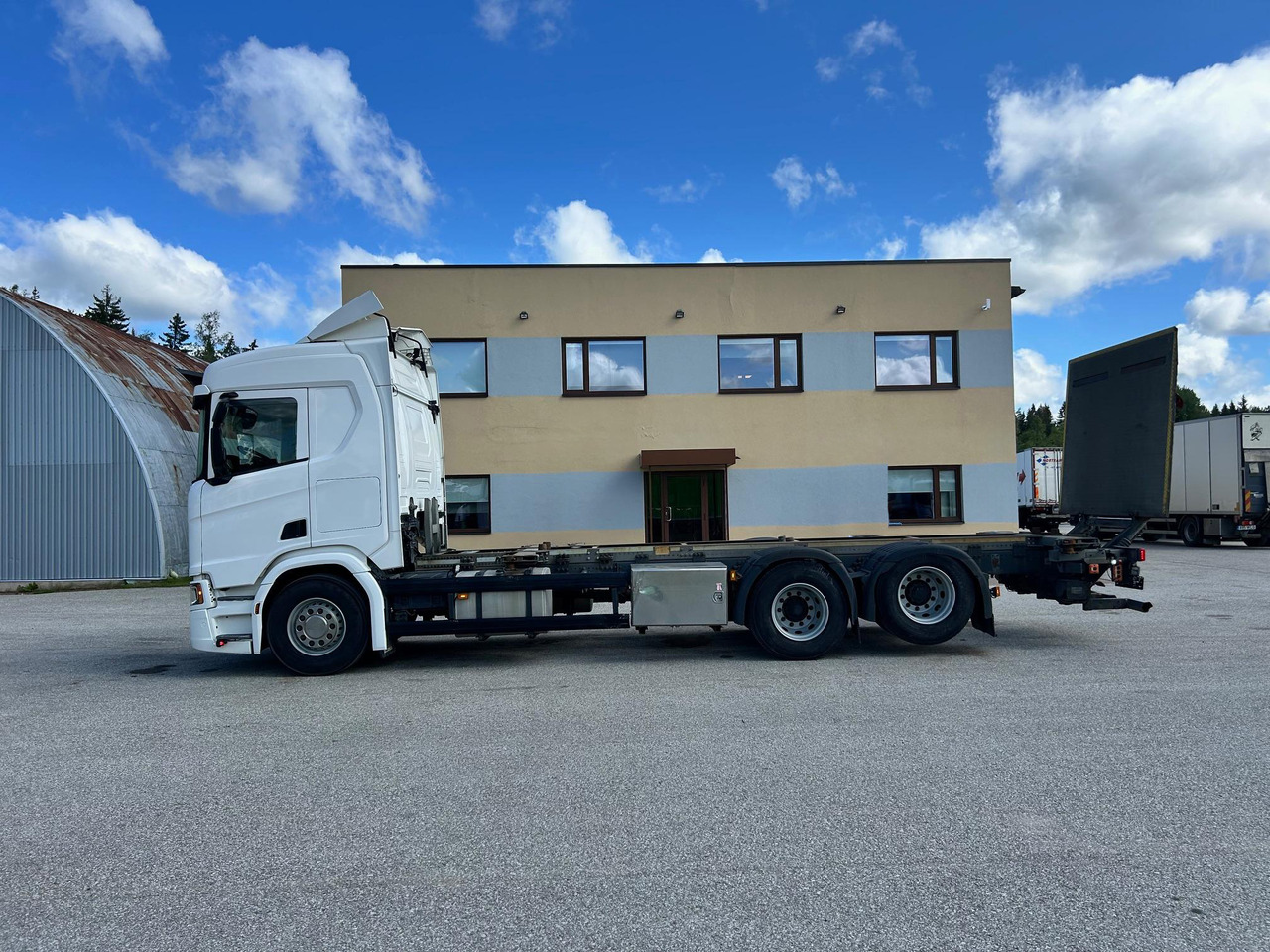 SCANIA R500 - Kamion sa golom šasijom i zatvorenom kabinom: slika 4 SCANIA R500 - Kamion sa golom šasijom i zatvorenom kabinom: slika 4