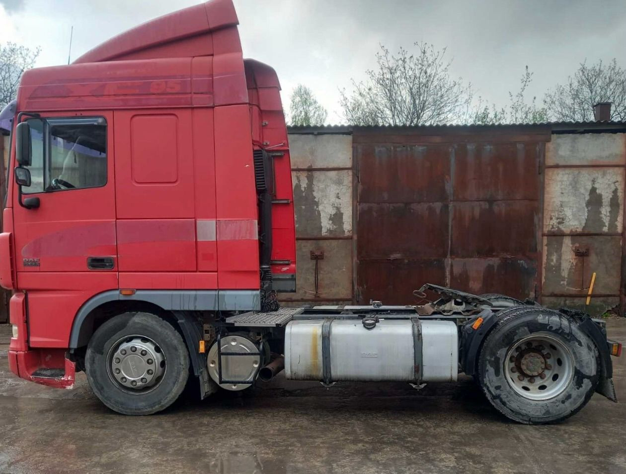 DAF XF 95.430 - Tegljač: slika 2 DAF XF 95.430 - Tegljač: slika 2