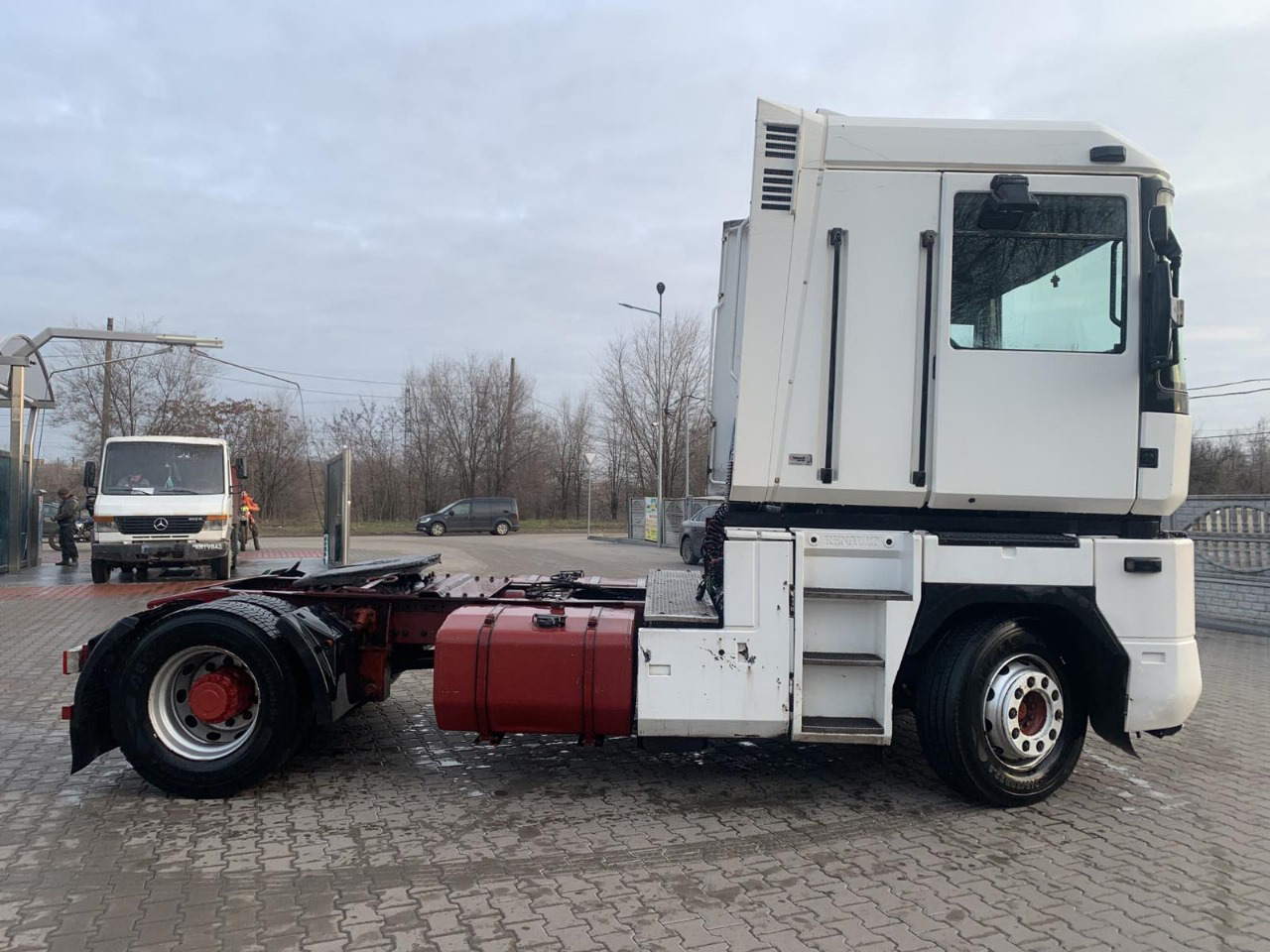 RENAULT Magnum 420 - Tegljač: slika 2 RENAULT Magnum 420 - Tegljač: slika 2