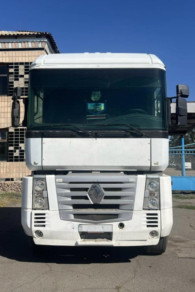 RENAULT Magnum 440 ID1576S - Tegljač: slika 2 RENAULT Magnum 440 ID1576S - Tegljač: slika 2