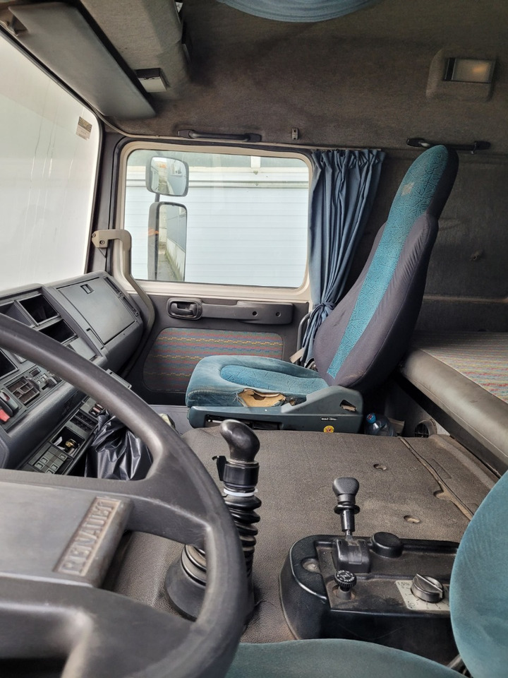 Tegljač RENAULT Manager: slika 25