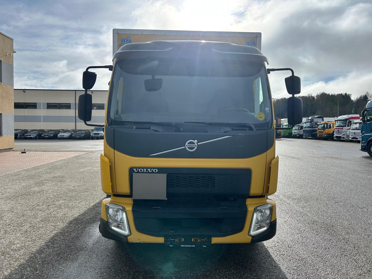 VOLVO FL250 - Kamion sa zatvorenim sandukom: slika 4 VOLVO FL250 - Kamion sa zatvorenim sandukom: slika 4