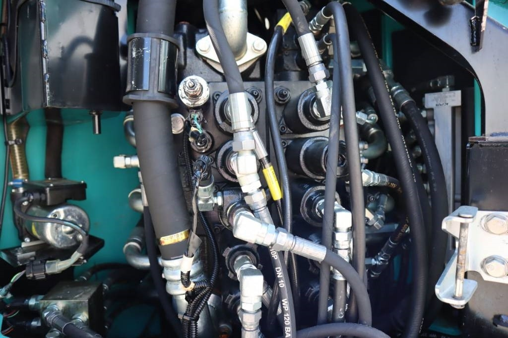 Bager guseničar Kobelco SK 230 SR LC-5: slika 10 Bager guseničar Kobelco SK 230 SR LC-5: slika 10