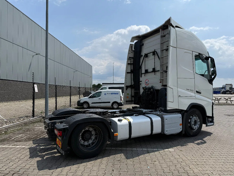 Volvo FH 13.420 FH420 XL cab / 4 units available - Tegljač: slika 4 Volvo FH 13.420 FH420 XL cab / 4 units available - Tegljač: slika 4