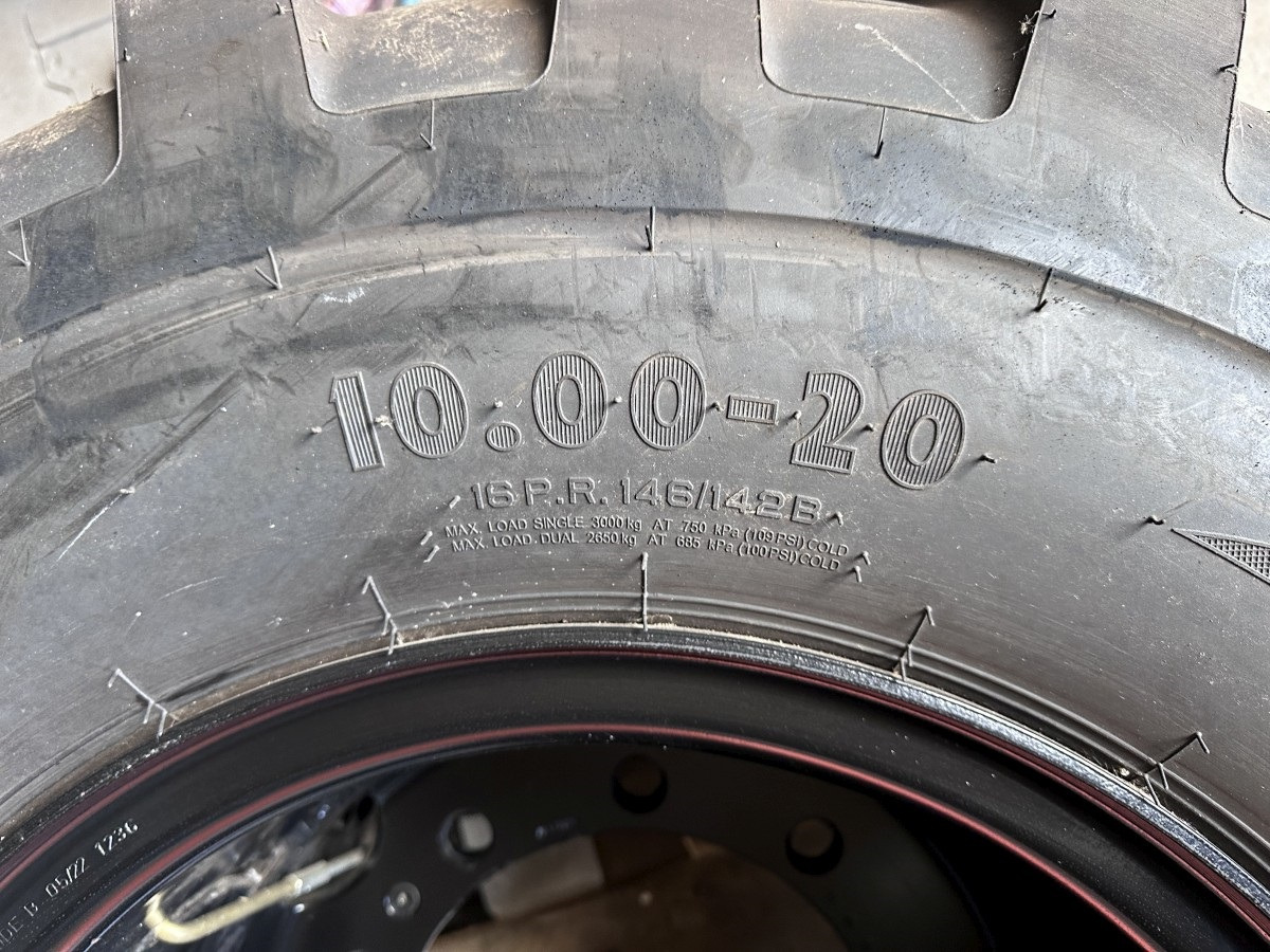 Apollo 10.00 - 20 Apollo Kompletträder - Complet tires - Guma za Bager točkaš: slika 5 Apollo 10.00 - 20 Apollo Kompletträder - Complet tires - Guma za Bager točkaš: slika 5