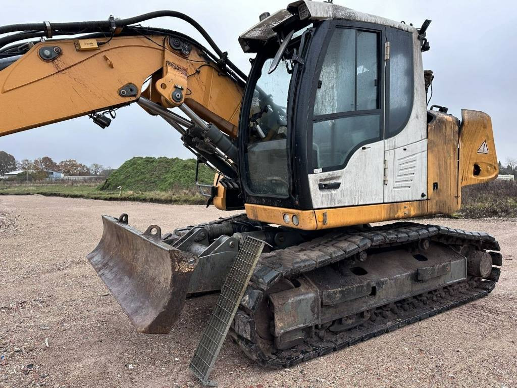 Liebherr 914 Compact for parts breaking dismantling - Bager guseničar: slika 3 Liebherr 914 Compact for parts breaking dismantling - Bager guseničar: slika 3