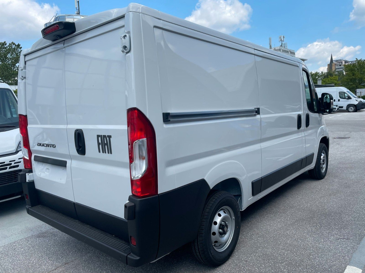 Fiat Ducato 30L L2H1 120 Kastenwagen 2025 - Mali kombi: slika 4 Fiat Ducato 30L L2H1 120 Kastenwagen 2025 - Mali kombi: slika 4