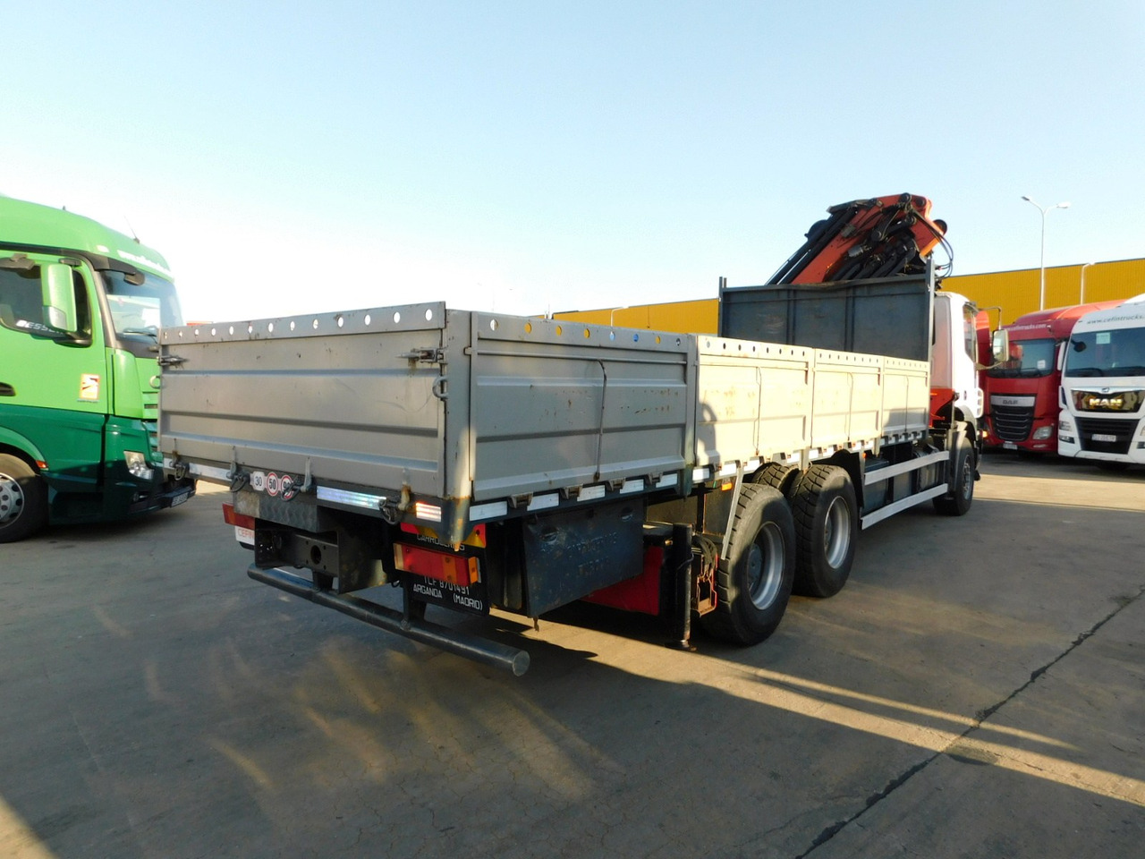 Iveco Magirus trakker - Kamion sa tovarnim sandukom, Kamion sa dizalicom: slika 3 Iveco Magirus trakker - Kamion sa tovarnim sandukom, Kamion sa dizalicom: slika 3