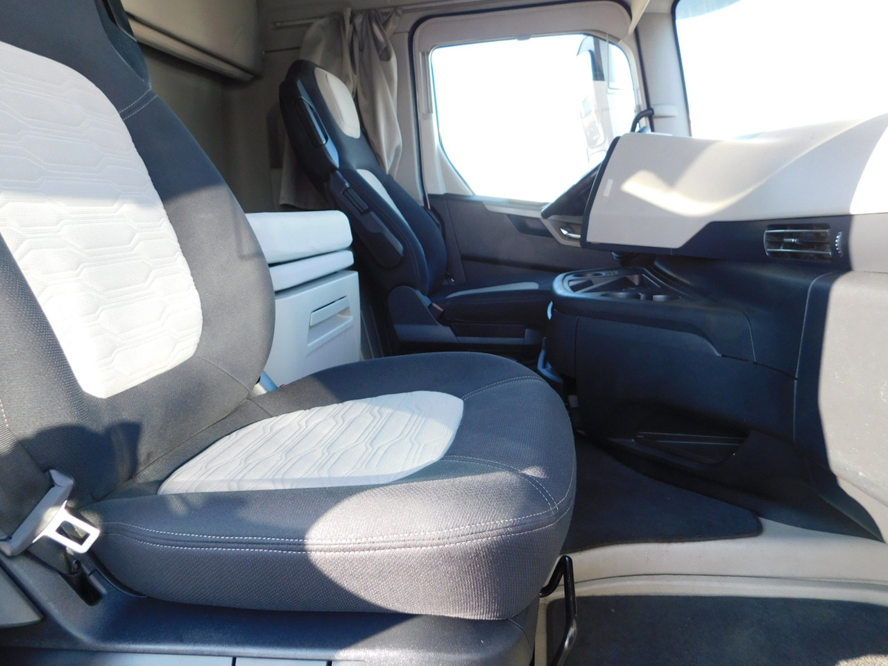 Ford F max 4x2 scab e6 12s2620 - Tegljač: slika 5 Ford F max 4x2 scab e6 12s2620 - Tegljač: slika 5