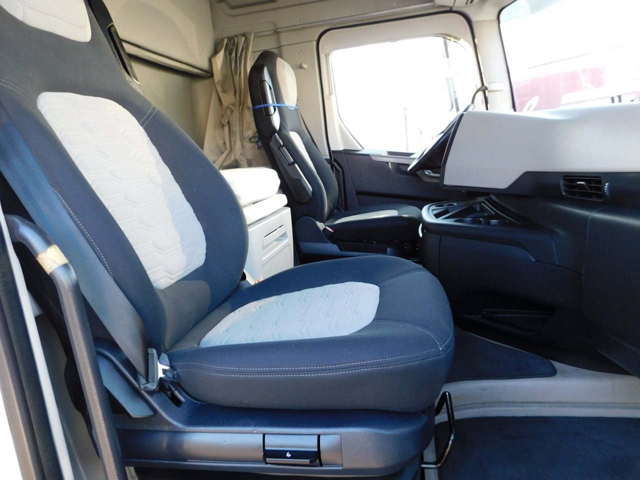 Ford F max 4x2 scab e6 12s2620 - Tegljač: slika 5 Ford F max 4x2 scab e6 12s2620 - Tegljač: slika 5