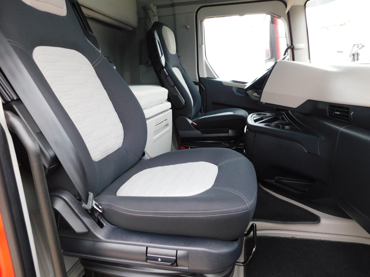 Ford F max 4x2 scab e6 12tx2620 - Tegljač: slika 5 Ford F max 4x2 scab e6 12tx2620 - Tegljač: slika 5