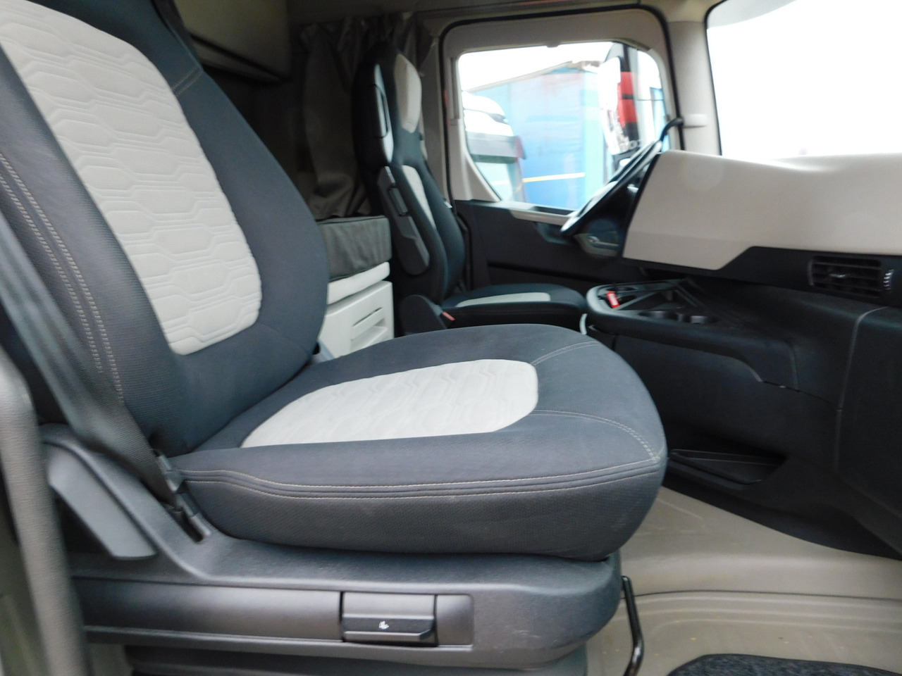 Ford F max ll 4x2 scab e6 12tx2620 - Tegljač: slika 5 Ford F max ll 4x2 scab e6 12tx2620 - Tegljač: slika 5