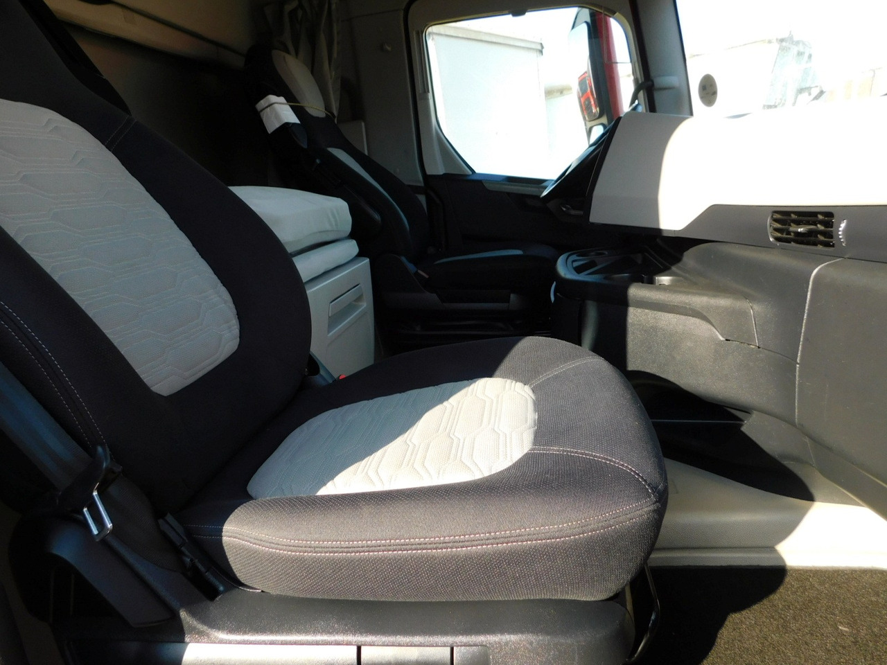 Ford F max ll 4x2 scab e6 12tx2620 - Tegljač: slika 5 Ford F max ll 4x2 scab e6 12tx2620 - Tegljač: slika 5