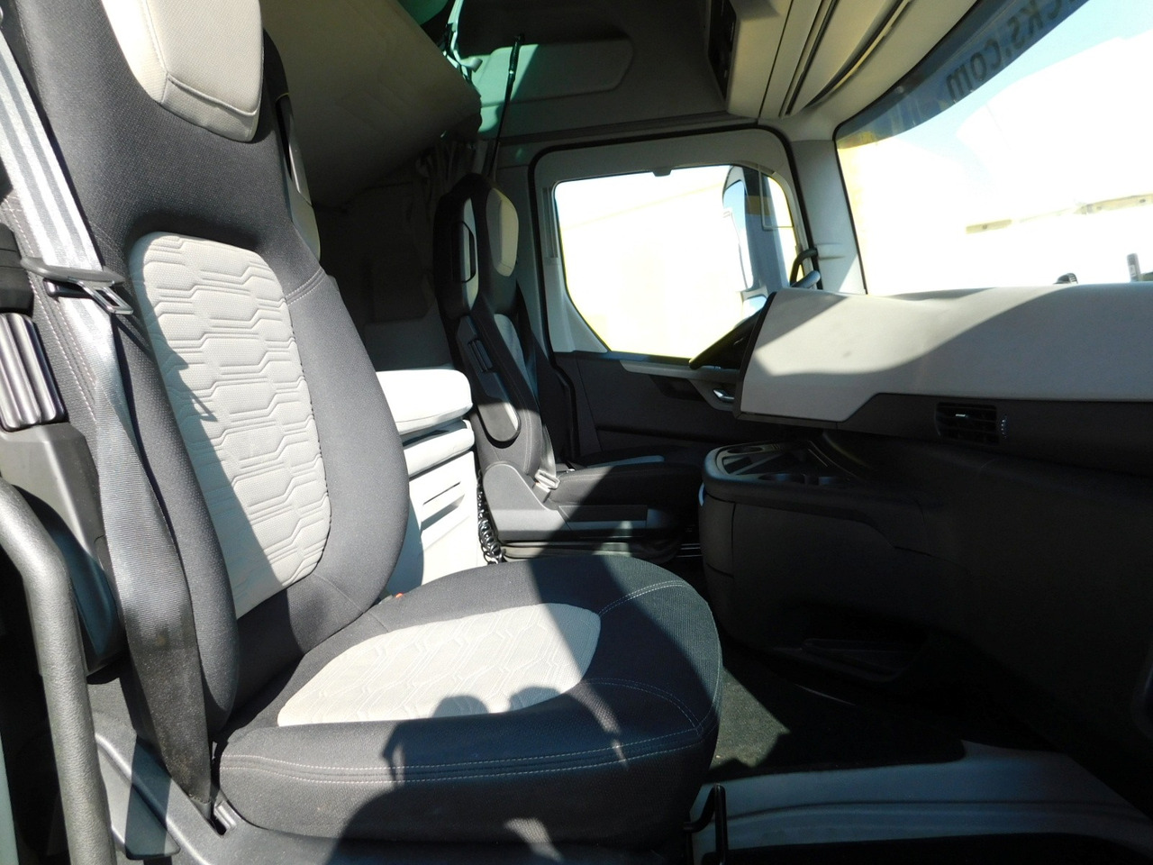 Ford F max ll 4x2 scab e6 eco 16spdamt ecotorq - Tegljač: slika 5 Ford F max ll 4x2 scab e6 eco 16spdamt ecotorq - Tegljač: slika 5