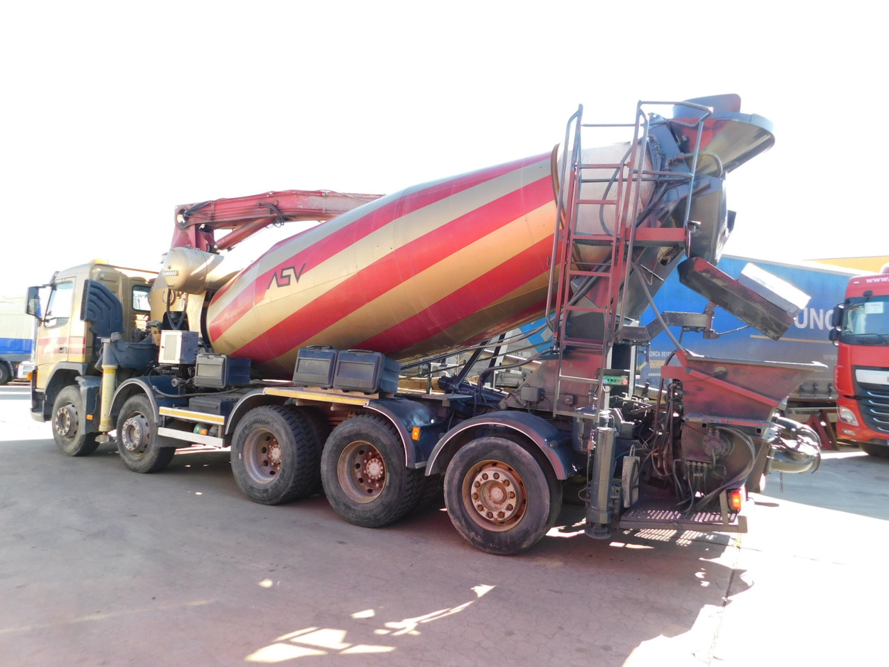 Volvo Pompa de beton cu mixer fm 9 - Mikser za beton: slika 4 Volvo Pompa de beton cu mixer fm 9 - Mikser za beton: slika 4