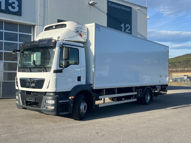 MAN TGM 15.290 4x2 LL Tiefkühler ATP Euro6 Klima - Dostavno vozilo hladnjača: slika 1 MAN TGM 15.290 4x2 LL Tiefkühler ATP Euro6 Klima - Dostavno vozilo hladnjača: slika 1