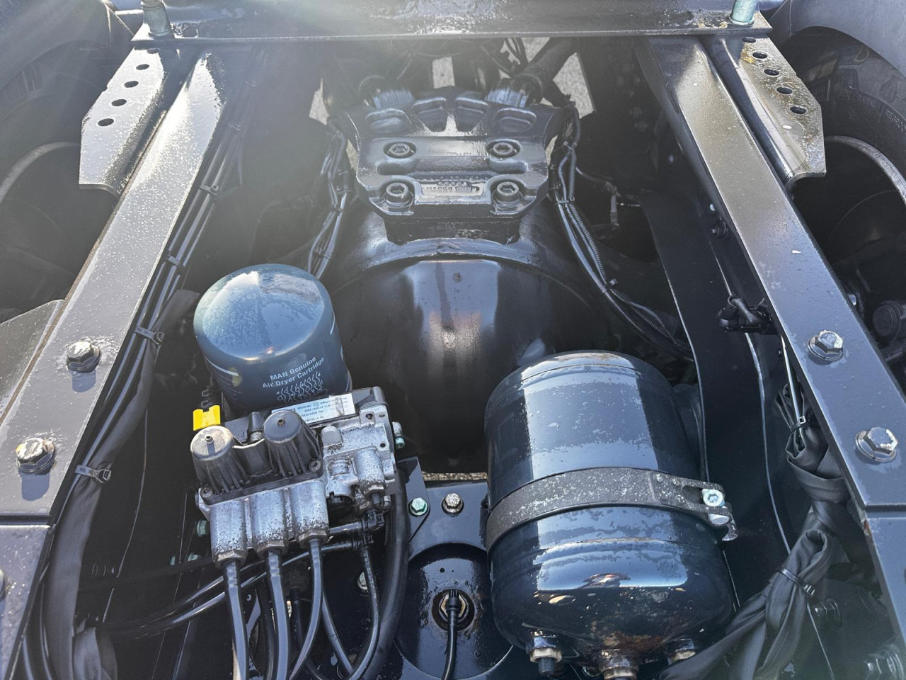 MAN MAN TGX 18.470 LL SA Euro6 Retarder Luftfeder ZV - Tegljač: slika 4 MAN MAN TGX 18.470 LL SA Euro6 Retarder Luftfeder ZV - Tegljač: slika 4