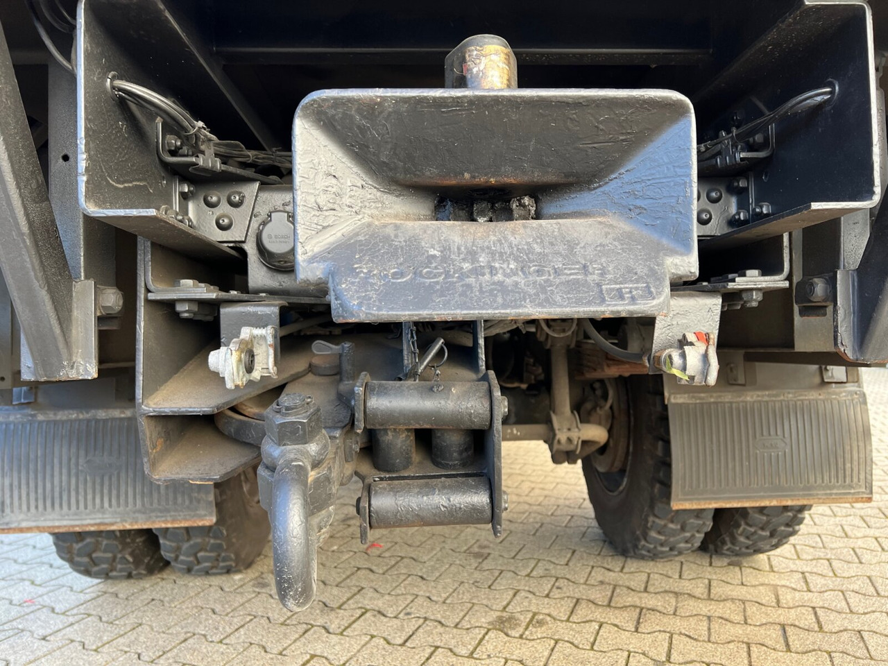 120-23 AW 4x4 Doka 120-23 AW 4x4 Doka, V8-Motor, Gerätewagen, Seilwinde - Kamion sa tovarnim sandukom: slika 2 120-23 AW 4x4 Doka 120-23 AW 4x4 Doka, V8-Motor, Gerätewagen, Seilwinde - Kamion sa tovarnim sandukom: slika 2