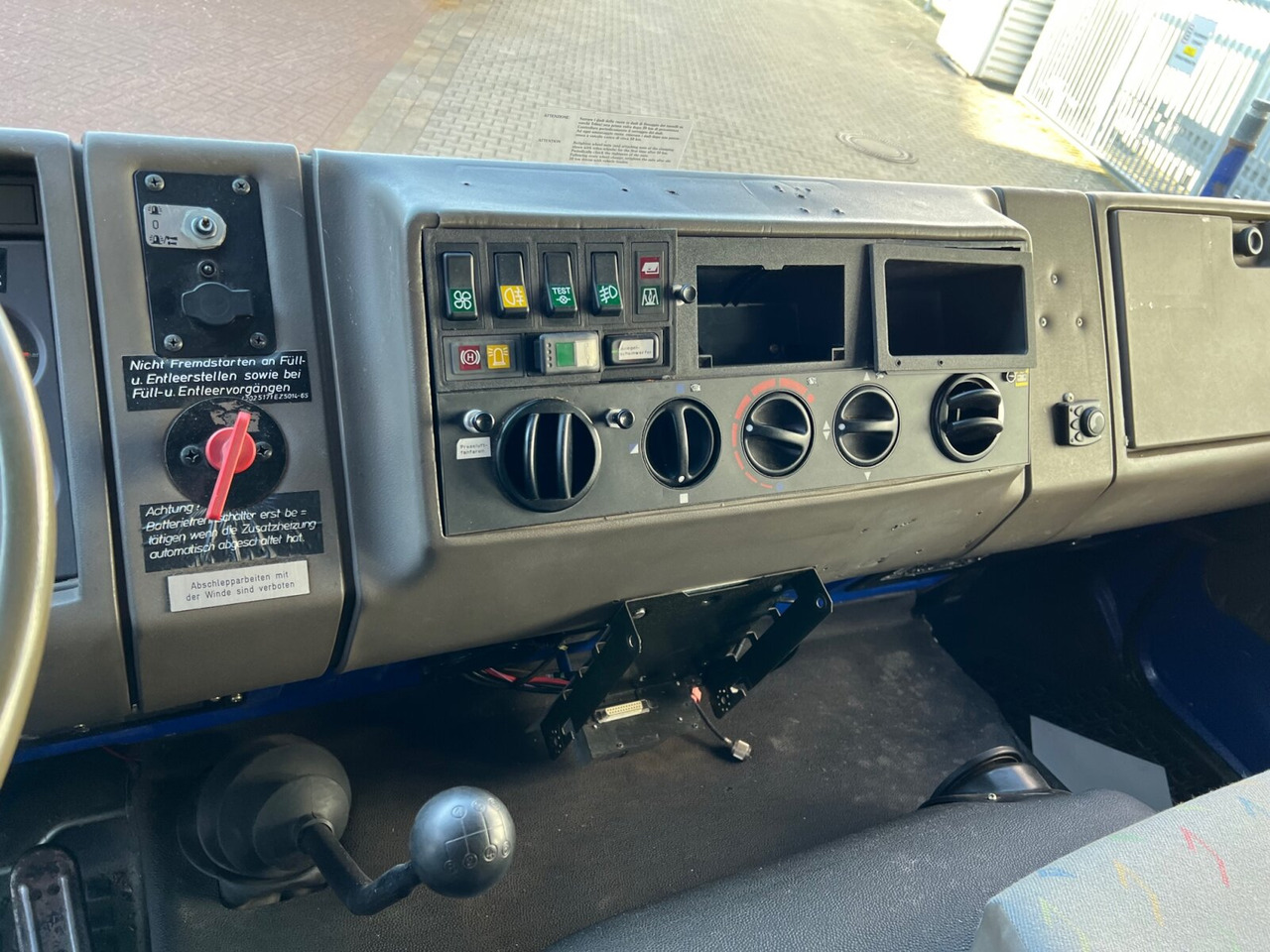 120-23 AW 4x4 Doka 120-23 AW 4x4 Doka, V8-Motor, Mannschaftswagen 16 Sitze, Seilwinde - Vatrogasni kamion: slika 2 120-23 AW 4x4 Doka 120-23 AW 4x4 Doka, V8-Motor, Mannschaftswagen 16 Sitze, Seilwinde - Vatrogasni kamion: slika 2