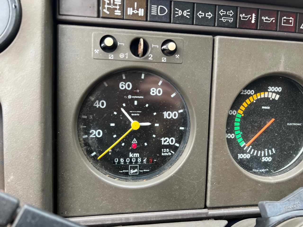 120-23 AW 4x4 Doka 120-23 AW 4x4 Doka, V8-Motor, Seilwinde - Kamion sa golom šasijom i zatvorenom kabinom: slika 3 120-23 AW 4x4 Doka 120-23 AW 4x4 Doka, V8-Motor, Seilwinde - Kamion sa golom šasijom i zatvorenom kabinom: slika 3