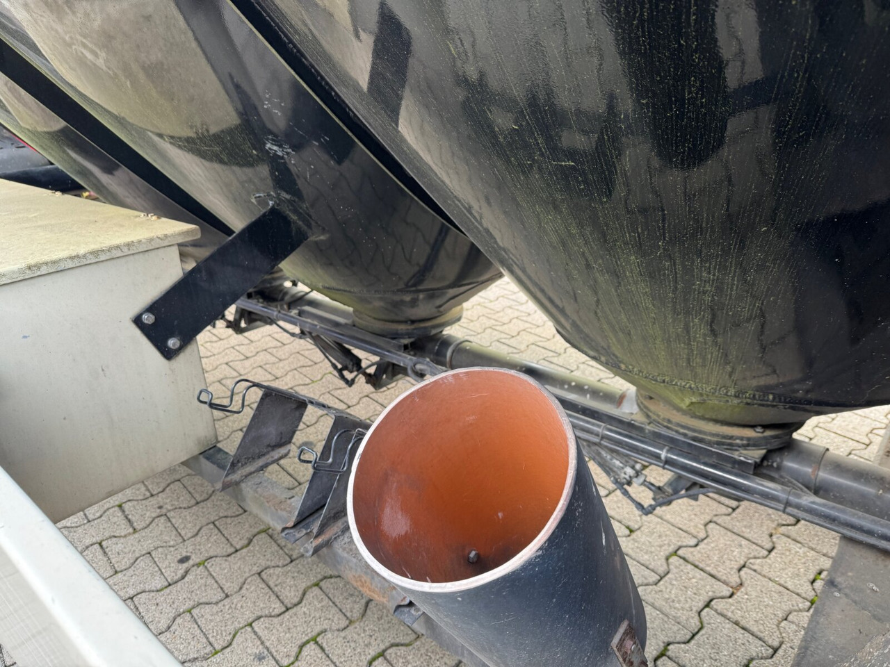 97WSL 33-24 Siloauflieger Welgro 97WSL 33-24 Siloauflieger, Lenkachse, 8 Kammern, ca. 51m³ - Silo cisterna: slika 2 97WSL 33-24 Siloauflieger Welgro 97WSL 33-24 Siloauflieger, Lenkachse, 8 Kammern, ca. 51m³ - Silo cisterna: slika 2