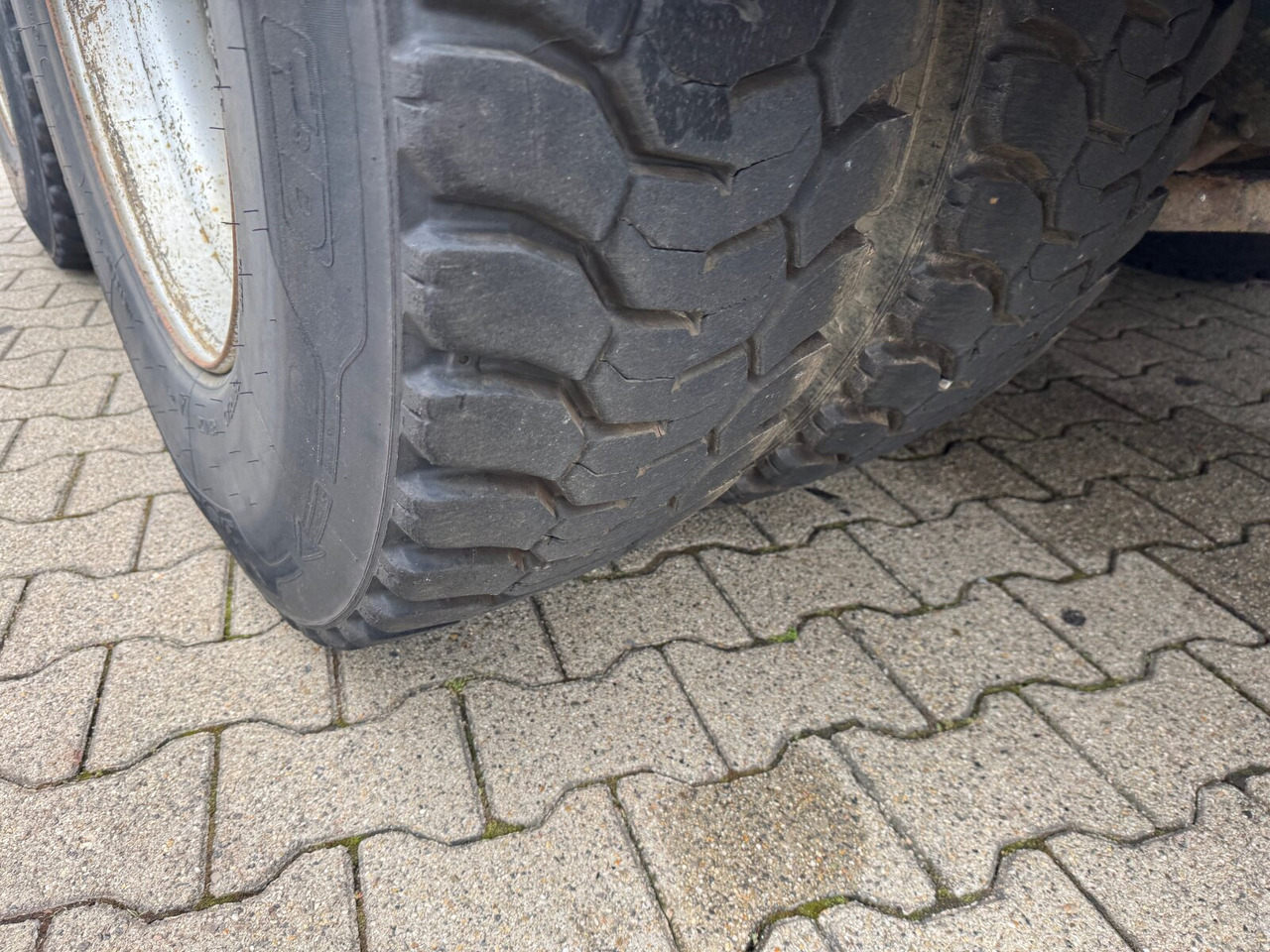 AD260T41 6x4 AD260T41 6x4, EEV - Kamion sa golom šasijom i zatvorenom kabinom: slika 2 AD260T41 6x4 AD260T41 6x4, EEV - Kamion sa golom šasijom i zatvorenom kabinom: slika 2