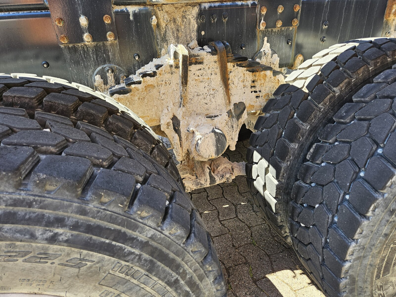 ASTRA HD9 86.50-90 8x6 ASTRA HD9 86.50-90 8x6, Unfallschaden, Cursor 13 - Kamion sa golom šasijom i zatvorenom kabinom: slika 4 ASTRA HD9 86.50-90 8x6 ASTRA HD9 86.50-90 8x6, Unfallschaden, Cursor 13 - Kamion sa golom šasijom i zatvorenom kabinom: slika 4