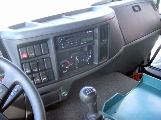 Andere FL 6-12 4x2 FL 6-12 4x2, 4x vorhanden! - Kamion sa zatvorenim sandukom: slika 2 Andere FL 6-12 4x2 FL 6-12 4x2, 4x vorhanden! - Kamion sa zatvorenim sandukom: slika 2