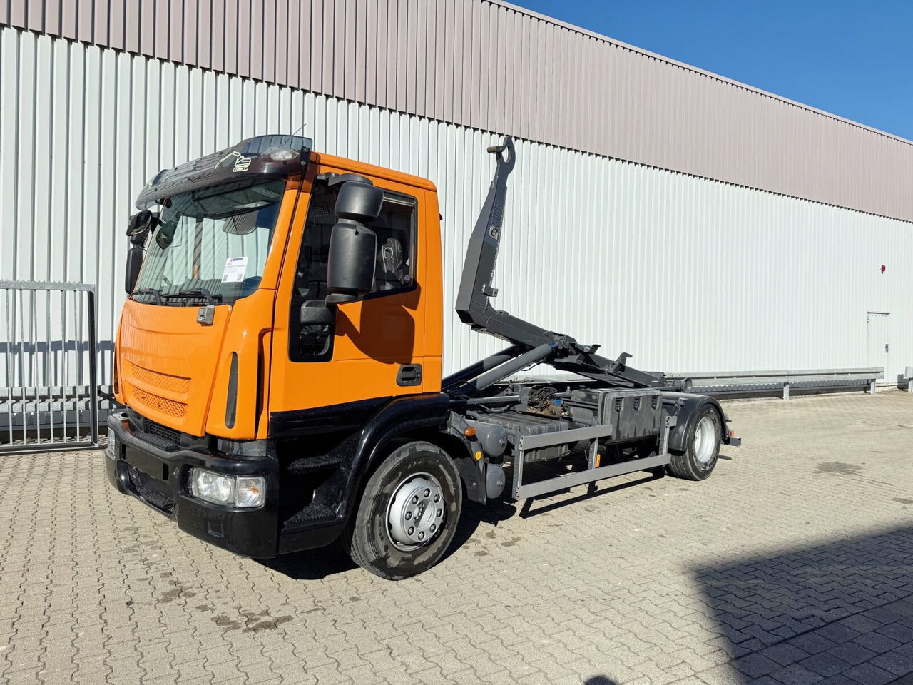 Euro Cargo 160E25 4x2 Euro Cargo 160E25 4x2, HIAB Abroller - Kamion sa hidrauličnom kukom: slika 1 Euro Cargo 160E25 4x2 Euro Cargo 160E25 4x2, HIAB Abroller - Kamion sa hidrauličnom kukom: slika 1