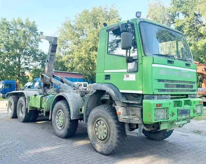 Euro Tech 410E42 8x8 Euro Tech 410E42 8x8, Abrollkipper - Kamion sa hidrauličnom kukom: slika 1 Euro Tech 410E42 8x8 Euro Tech 410E42 8x8, Abrollkipper - Kamion sa hidrauličnom kukom: slika 1