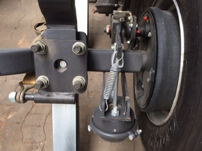 EuroCargo ML160E32 4x2 EuroCargo ML160E32 4x2 mit Teilen für Anhänger und Aufbauten - Kamion za prevoz automobila: slika 4 EuroCargo ML160E32 4x2 EuroCargo ML160E32 4x2 mit Teilen für Anhänger und Aufbauten - Kamion za prevoz automobila: slika 4