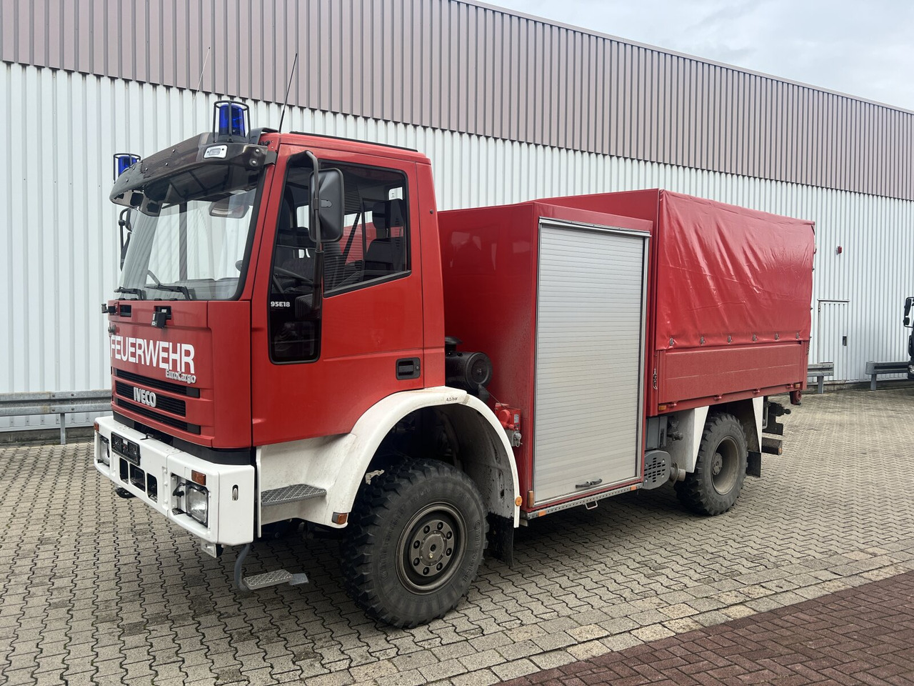 FF 95 E 18 4x4 FF 95 E 18 4x4, Feuerwehr - Vozilo hitne pomoći: slika 1 FF 95 E 18 4x4 FF 95 E 18 4x4, Feuerwehr - Vozilo hitne pomoći: slika 1