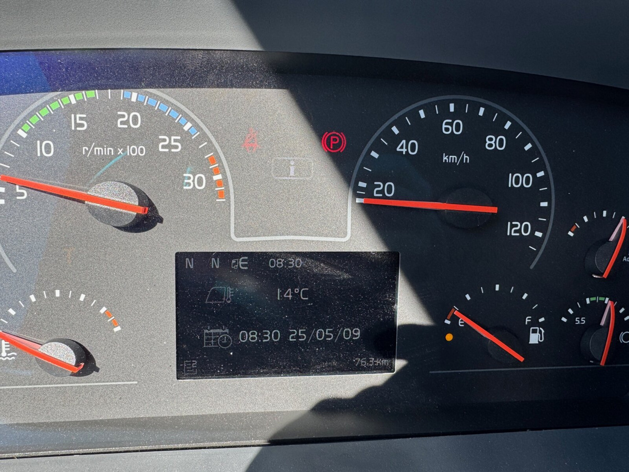 FL 280 4x4 FL 280 4x4, Nebenantrieb - Kamion sa golom šasijom i zatvorenom kabinom: slika 3 FL 280 4x4 FL 280 4x4, Nebenantrieb - Kamion sa golom šasijom i zatvorenom kabinom: slika 3