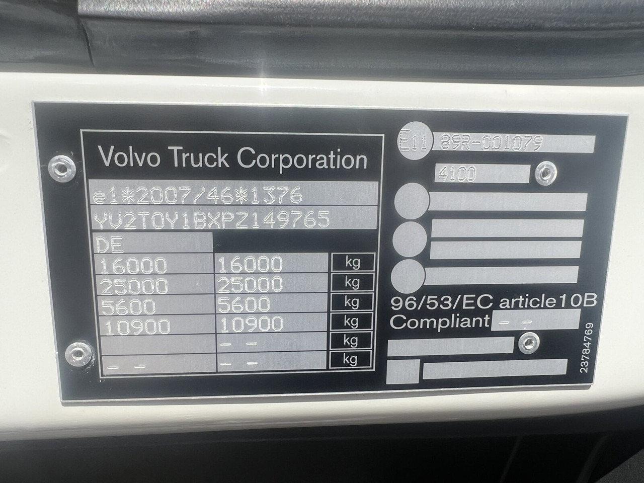 FL 280 4x4 FL 280 4x4, Nebenantrieb - Kamion sa golom šasijom i zatvorenom kabinom: slika 4 FL 280 4x4 FL 280 4x4, Nebenantrieb - Kamion sa golom šasijom i zatvorenom kabinom: slika 4