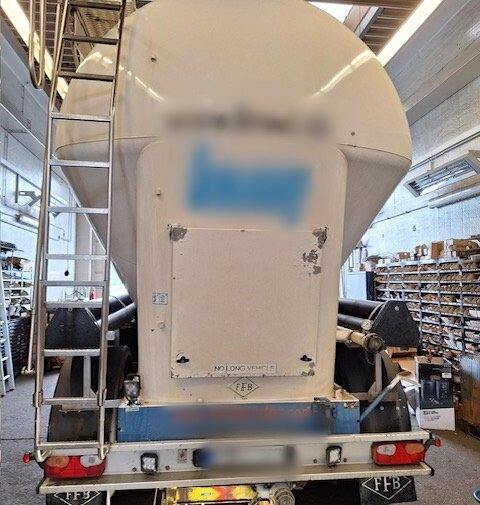 Feldbinder EUT 38.3-3 EUT 38.3-3, Liftachse, 3 Kammern, ca. 38.000l - Silo cisterna: slika 3 Feldbinder EUT 38.3-3 EUT 38.3-3, Liftachse, 3 Kammern, ca. 38.000l - Silo cisterna: slika 3