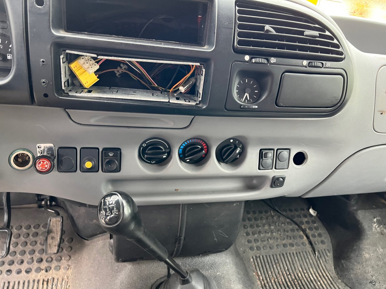 Ford Transit 2.0 4x2 Transit 2.0 4x2, Benziner! - Dostavno vozilo sa duplom kabinom: slika 2 Ford Transit 2.0 4x2 Transit 2.0 4x2, Benziner! - Dostavno vozilo sa duplom kabinom: slika 2