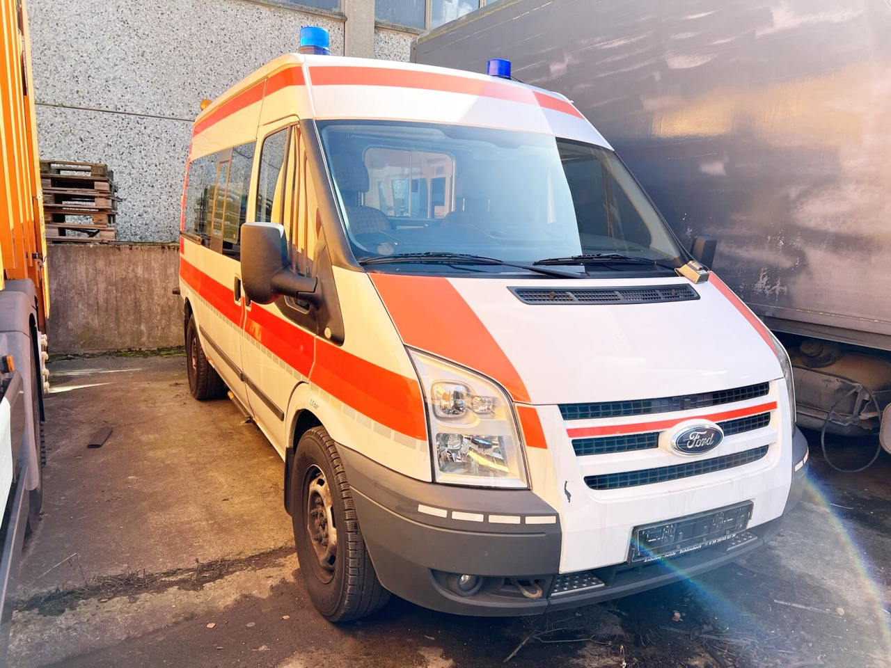 Ford Transit 2.2 TDCI 4x2 Transit 2.2 TDCI 4x2, Krankentransporter - Vozilo hitne pomoći: slika 5 Ford Transit 2.2 TDCI 4x2 Transit 2.2 TDCI 4x2, Krankentransporter - Vozilo hitne pomoći: slika 5