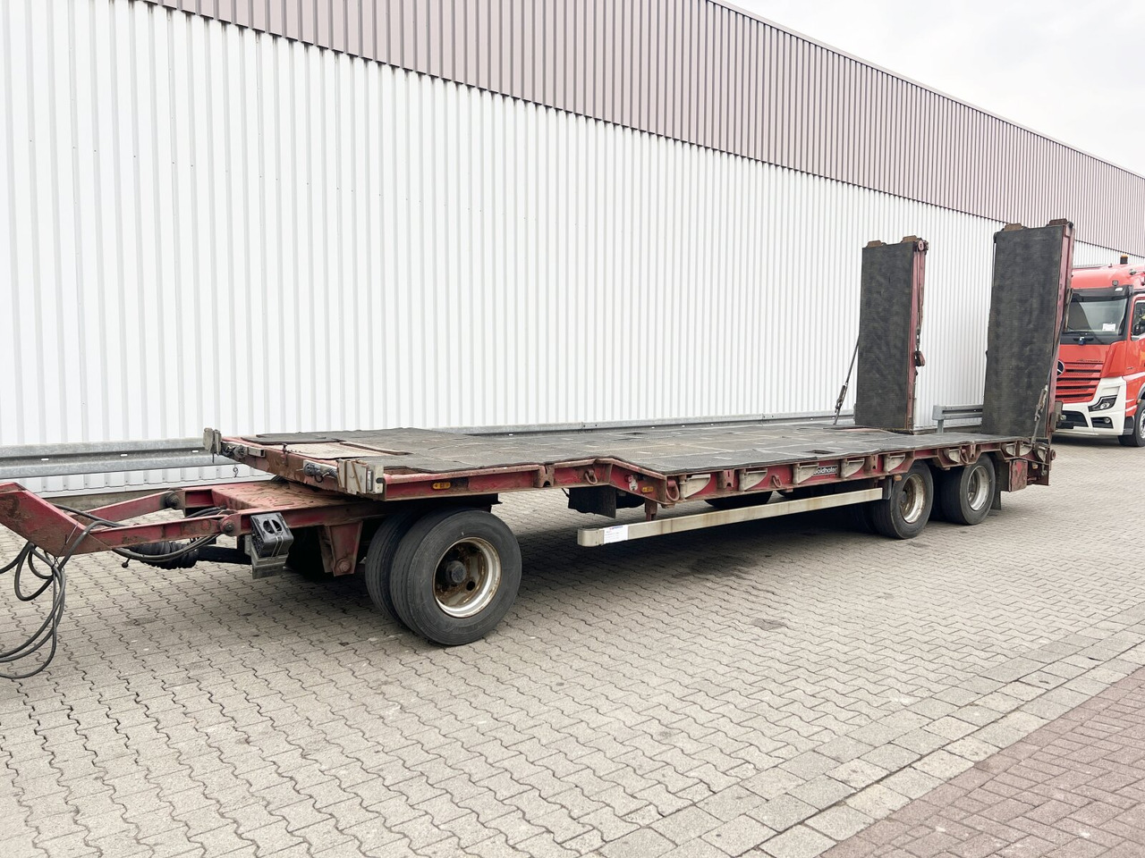 Goldhofer TU 3-24/80 TU 3-24/80, hydr. Rampen, Verbr. auf 3m - Niska prikolica za prevoz: slika 1 Goldhofer TU 3-24/80 TU 3-24/80, hydr. Rampen, Verbr. auf 3m - Niska prikolica za prevoz: slika 1