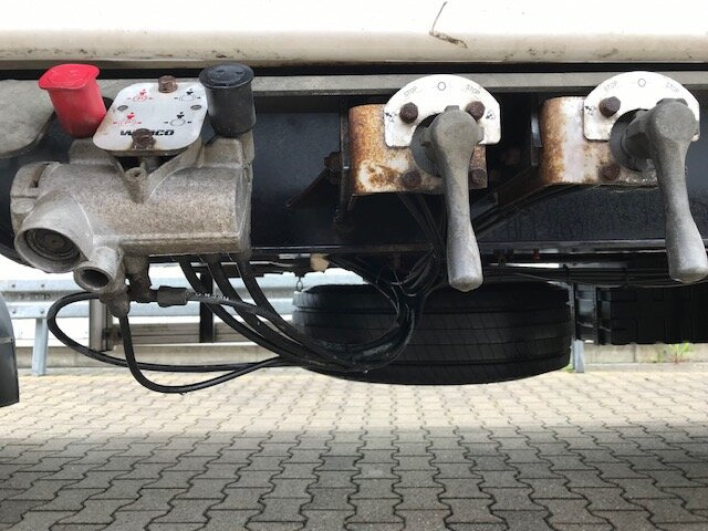 HDK 1860 HDK 1860 Hinterkippmulde ca. 28m³ mit Seperatmotor, eigene Hydraulik - Prikolica istovarivača: slika 3 HDK 1860 HDK 1860 Hinterkippmulde ca. 28m³ mit Seperatmotor, eigene Hydraulik - Prikolica istovarivača: slika 3