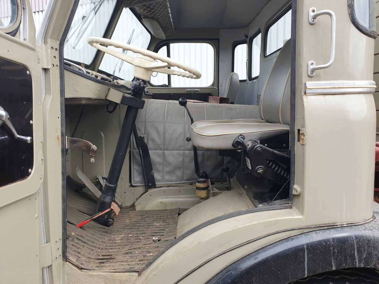 HENSCHEL HS 20 TS 6x4 HENSCHEL HS 20 TS 6x4 - Istovarivač: slika 5 HENSCHEL HS 20 TS 6x4 HENSCHEL HS 20 TS 6x4 - Istovarivač: slika 5