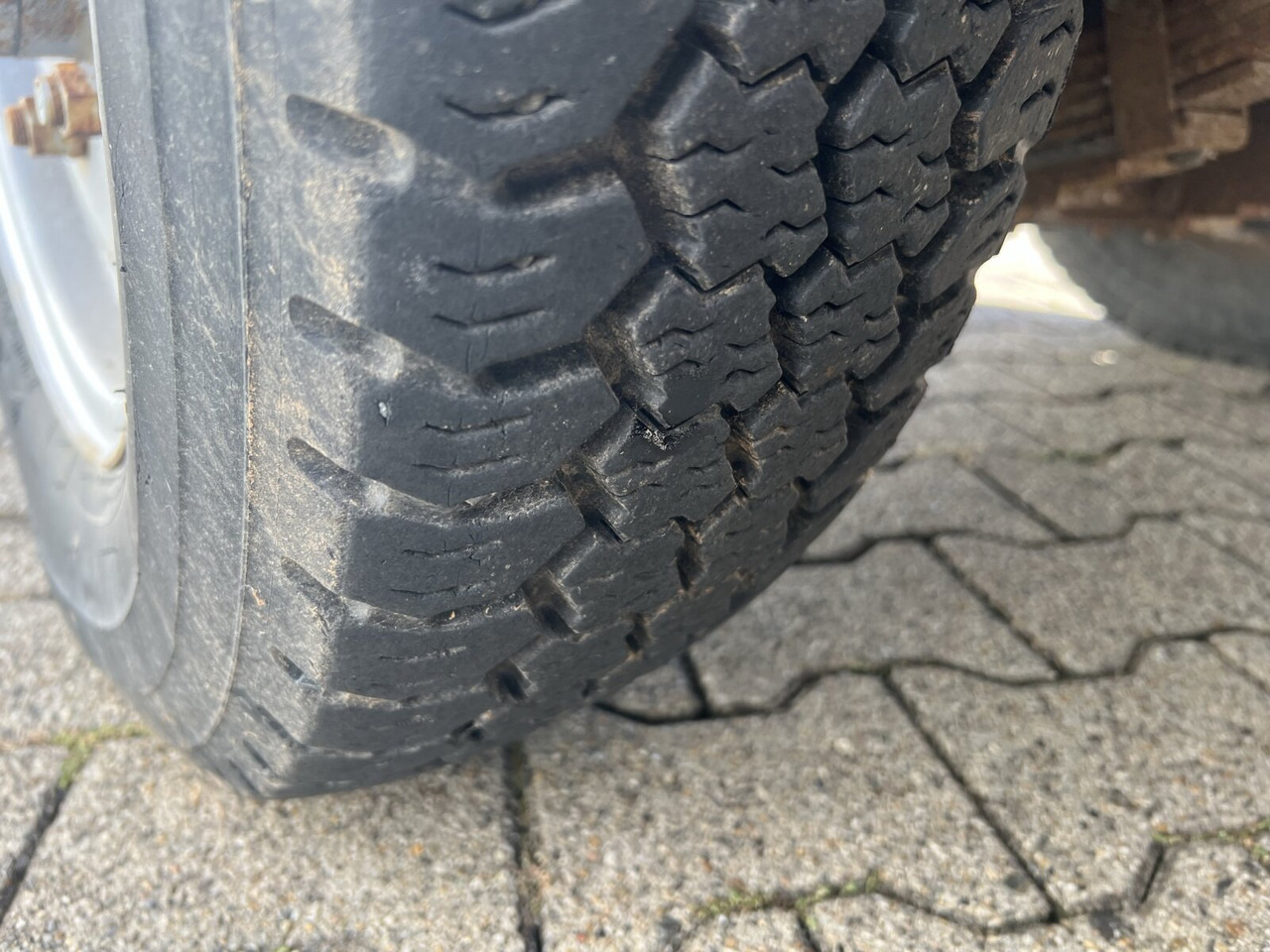 HY 1251 / 4x4 Bokimobil, Winterdienst, Kehr/Saugmaschine KIEFER HY 1251 / 4x4 Bokimobil, Winterdienst - Komunalni traktor: slika 2 HY 1251 / 4x4 Bokimobil, Winterdienst, Kehr/Saugmaschine KIEFER HY 1251 / 4x4 Bokimobil, Winterdienst - Komunalni traktor: slika 2