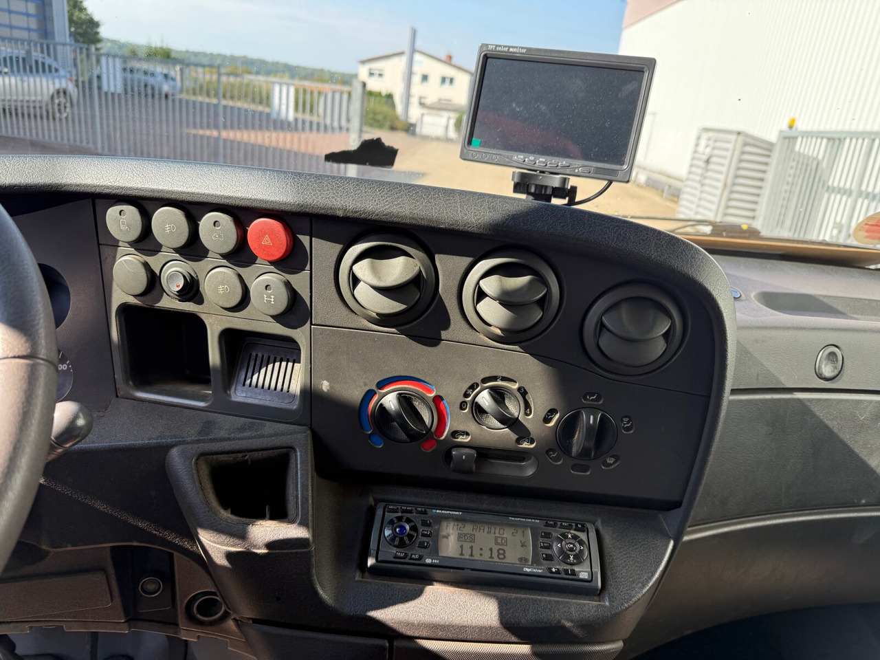 Iveco Daily 65C15D 4x2 Doka Daily 65C15D 4x2 Doka, Grüne Plakette, City-Abroller - Kamion sa hidrauličnom kukom: slika 3 Iveco Daily 65C15D 4x2 Doka Daily 65C15D 4x2 Doka, Grüne Plakette, City-Abroller - Kamion sa hidrauličnom kukom: slika 3