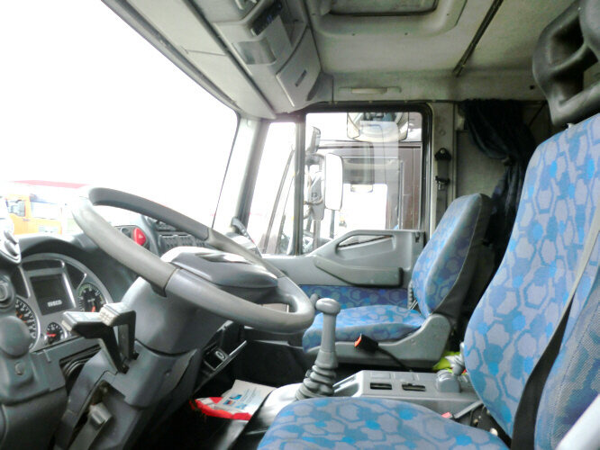 Iveco EuroCargo 75 E 17/4x2 EuroCargo 75 E 17/4x2, 6x VORHANDEN! - Kamion sa zatvorenim sandukom: slika 5 Iveco EuroCargo 75 E 17/4x2 EuroCargo 75 E 17/4x2, 6x VORHANDEN! - Kamion sa zatvorenim sandukom: slika 5