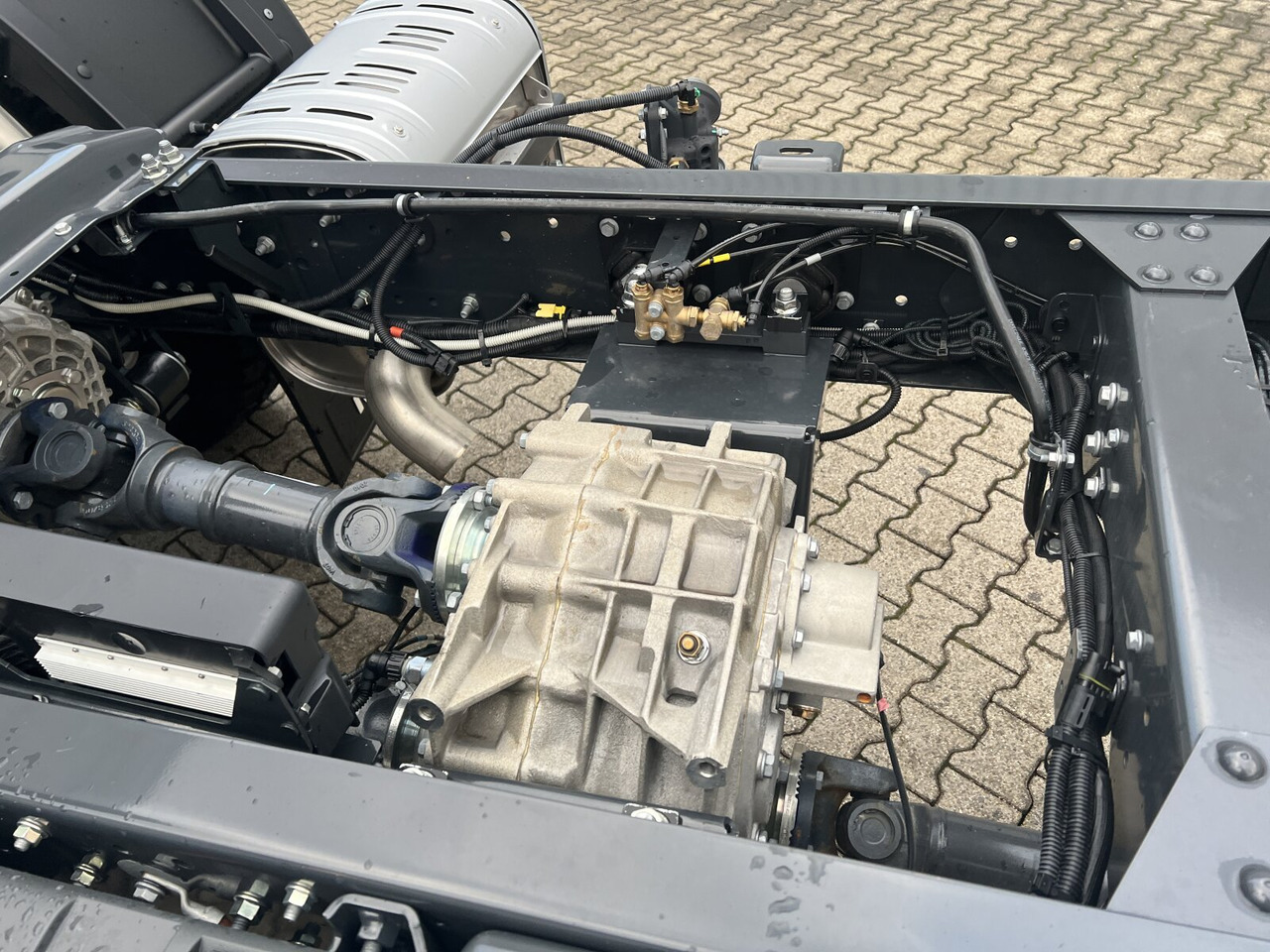 Kamion sa golom šasijom i zatvorenom kabinom novi Iveco EuroCargo ML150E24 WS 4x4 EuroCargo ML150E24 WS 4x4, Euro3, mehrfach Vorhanden!: slika 15 Kamion sa golom šasijom i zatvorenom kabinom novi Iveco EuroCargo ML150E24 WS 4x4 EuroCargo ML150E24 WS 4x4, Euro3, mehrfach Vorhanden!: slika 15