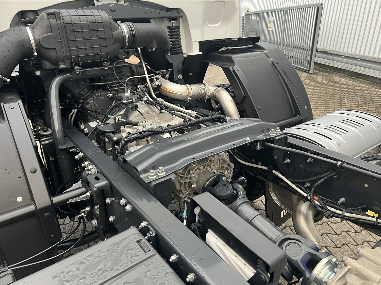 Kamion sa golom šasijom i zatvorenom kabinom novi Iveco EuroCargo ML150E24 WS 4x4 EuroCargo ML150E24 WS 4x4, Euro3, mehrfach Vorhanden!: slika 14 Kamion sa golom šasijom i zatvorenom kabinom novi Iveco EuroCargo ML150E24 WS 4x4 EuroCargo ML150E24 WS 4x4, Euro3, mehrfach Vorhanden!: slika 14