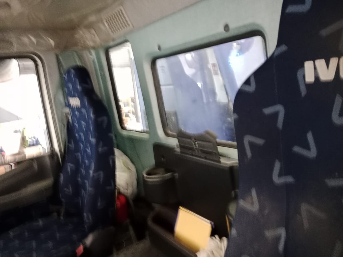 Iveco TRAKKER F2NPT1 PRITSCHE MIT KRANE - Kamion sa tovarnim sandukom, Kamion sa dizalicom: slika 5 Iveco TRAKKER F2NPT1 PRITSCHE MIT KRANE - Kamion sa tovarnim sandukom, Kamion sa dizalicom: slika 5