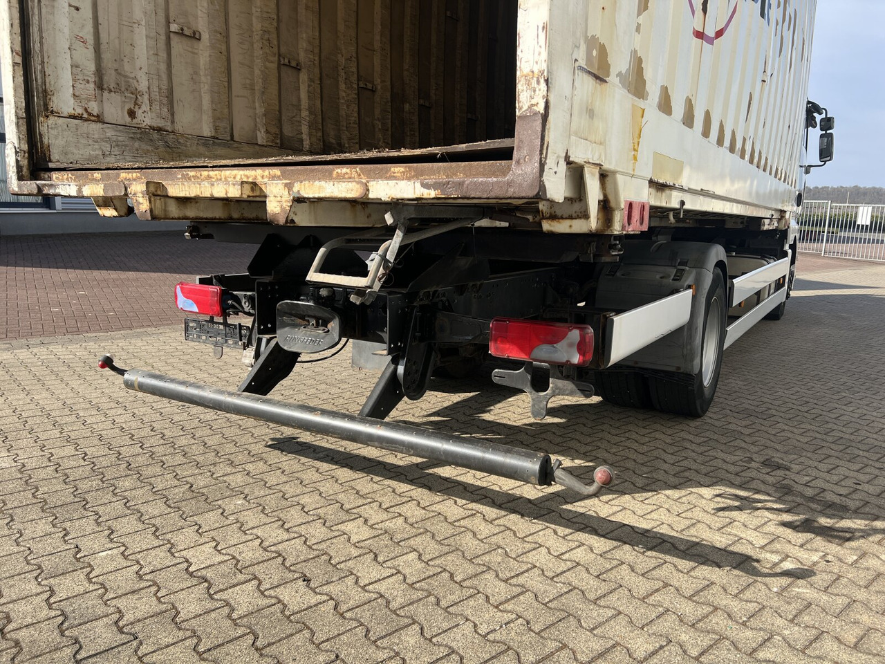 Kamion MAN TGA 18.350 4x2 LL TGA 18.350 4x2 LL, Fahrschulausstattung: slika 5