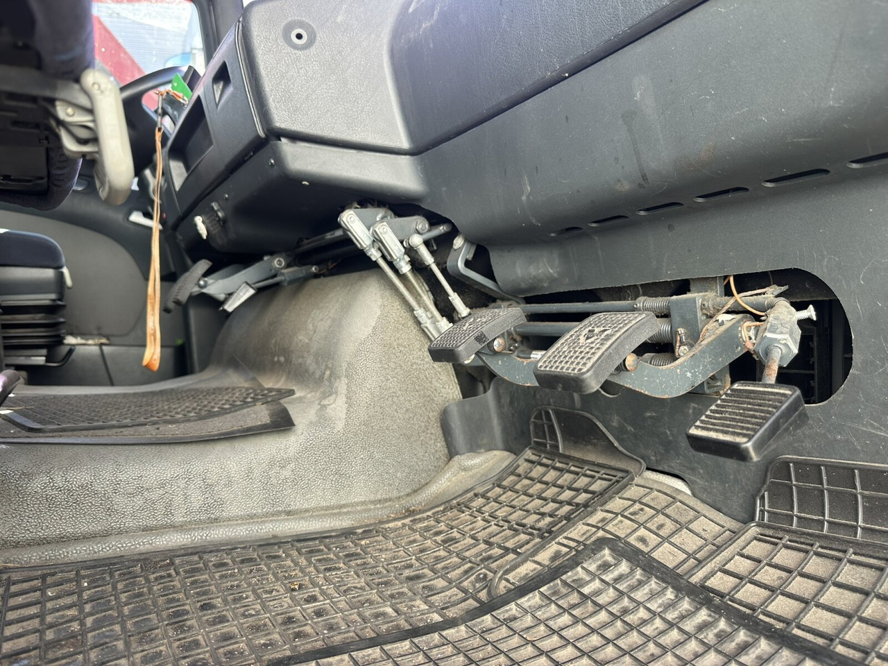 MAN TGA 18.360 LL 4x2 TGA 18.360 LL 4x2, Fahrschule - Kamion: slika 2 MAN TGA 18.360 LL 4x2 TGA 18.360 LL 4x2, Fahrschule - Kamion: slika 2