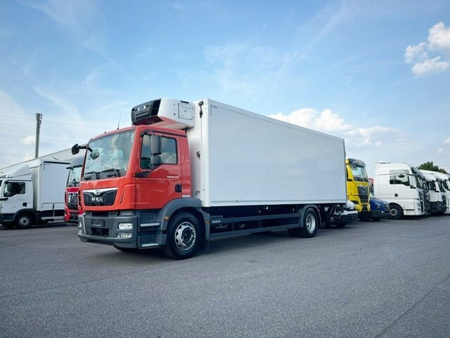 MAN TGM 18.250 4x2 LL TGM 18.250 4x2 LL, Kühlkoffer, Carrier, Trennwand, LBW BÄR - Kamion: slika 1 MAN TGM 18.250 4x2 LL TGM 18.250 4x2 LL, Kühlkoffer, Carrier, Trennwand, LBW BÄR - Kamion: slika 1