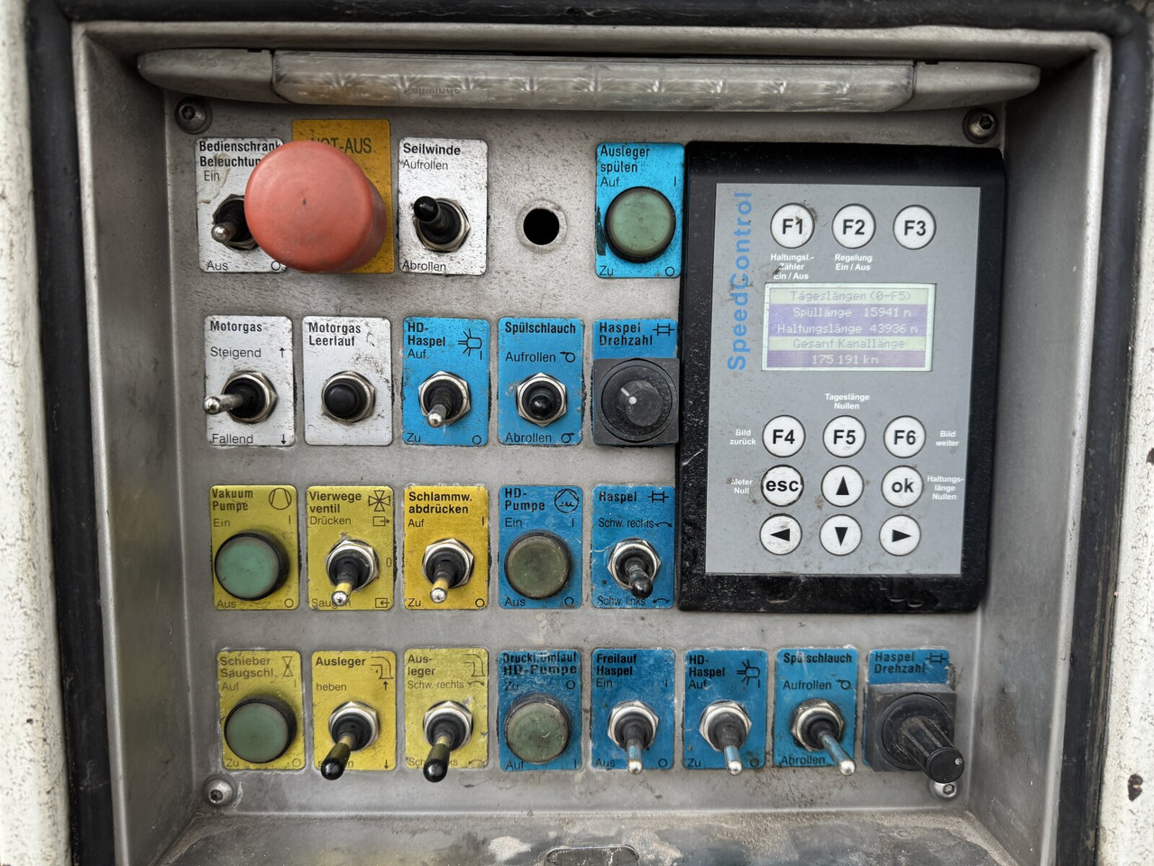 Kamion Mercedes-Benz Actros 2536 L 6x2 Actros 2536 L 6x2, Müller Saug- und Spülwagen ca. 10,5m³, Lenkachse: slika 14 Kamion Mercedes-Benz Actros 2536 L 6x2 Actros 2536 L 6x2, Müller Saug- und Spülwagen ca. 10,5m³, Lenkachse: slika 14